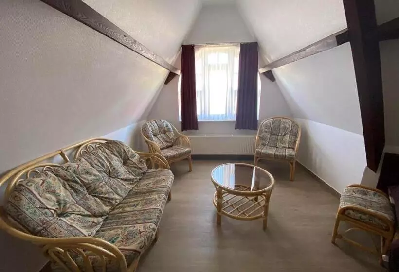 هتل Vakantiecentrum Zeelinde