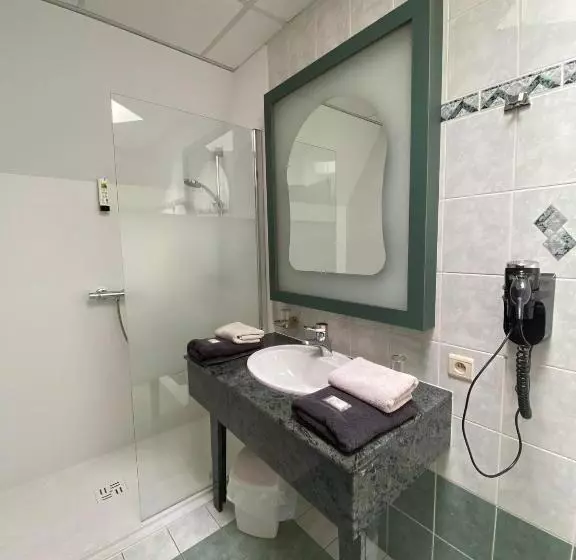 هتل Vakantiecentrum Zeelinde