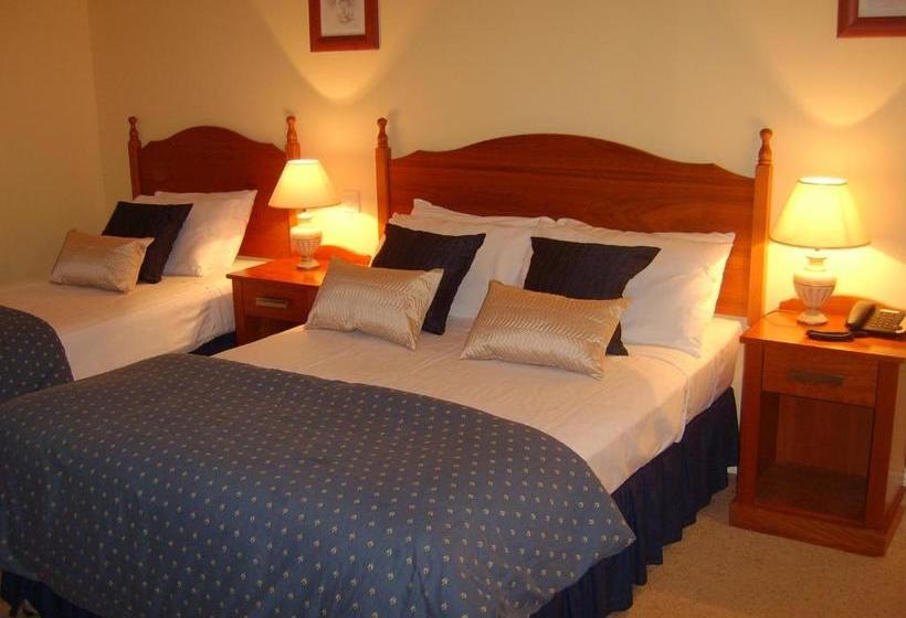 צימר Tudor House Guest House