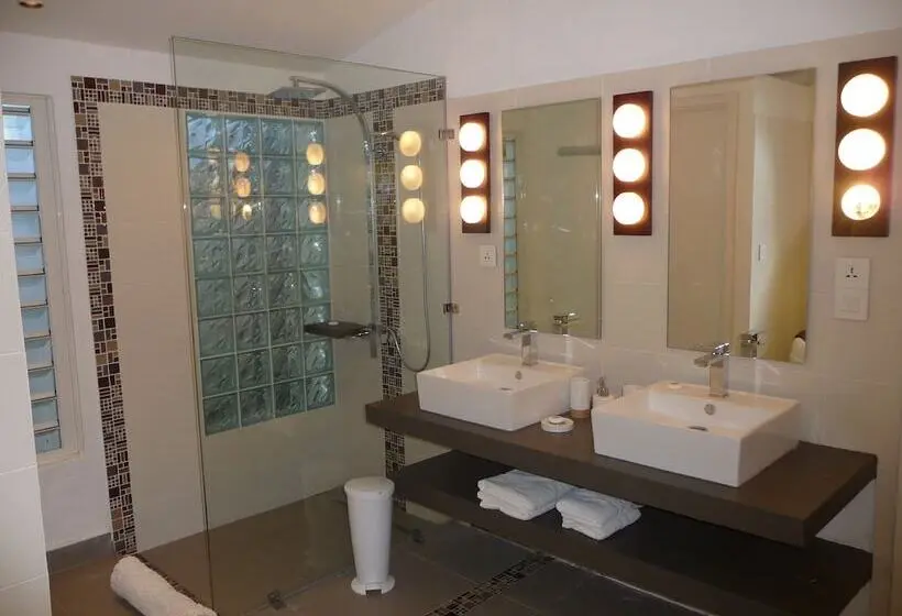 تختخواب و صبحانه Esprit Libre Restaurant And Guest House