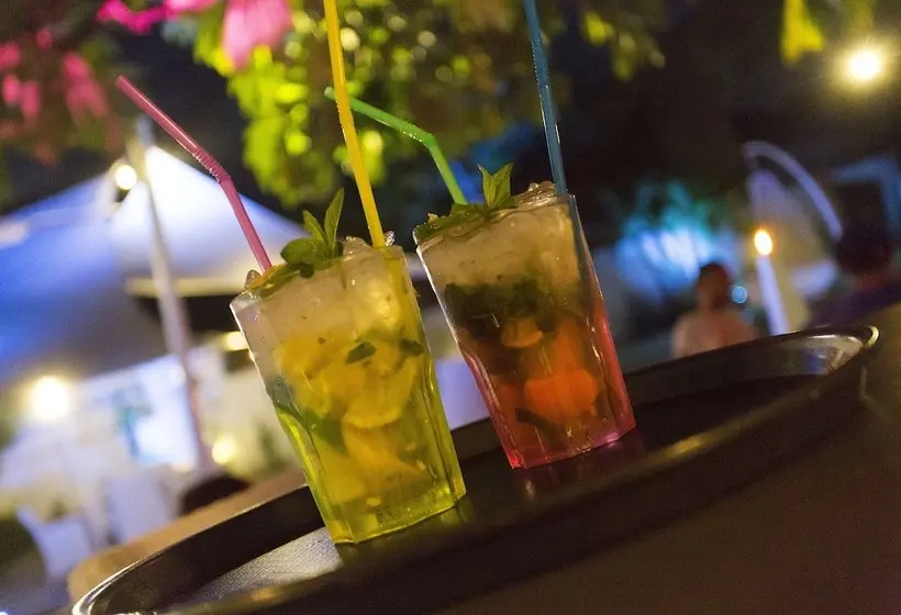 تختخواب و صبحانه Esprit Libre Restaurant And Guest House