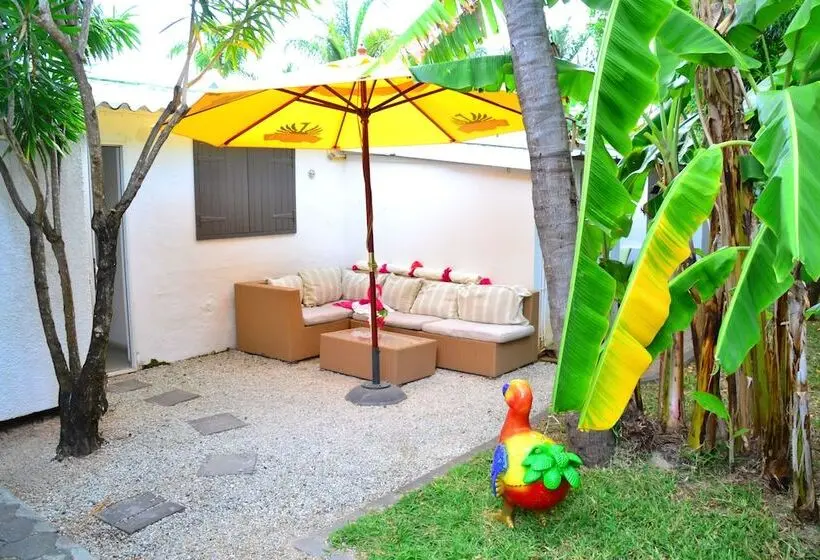 تختخواب و صبحانه Esprit Libre Restaurant And Guest House