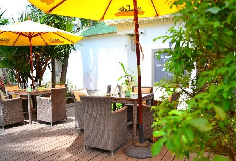 تختخواب و صبحانه Esprit Libre Restaurant And Guest House