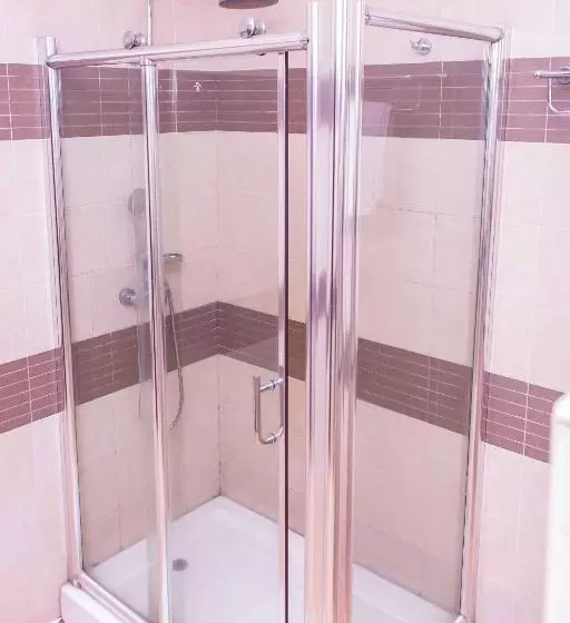 هتل De Meros  And Suites