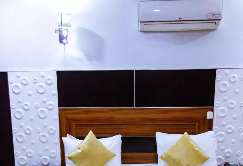 هتل De Meros  And Suites