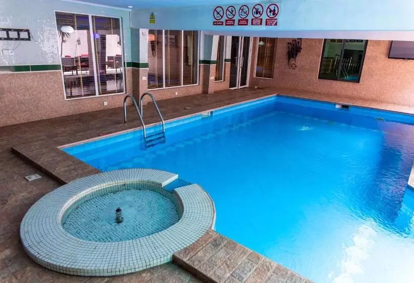 هتل De Meros  And Suites