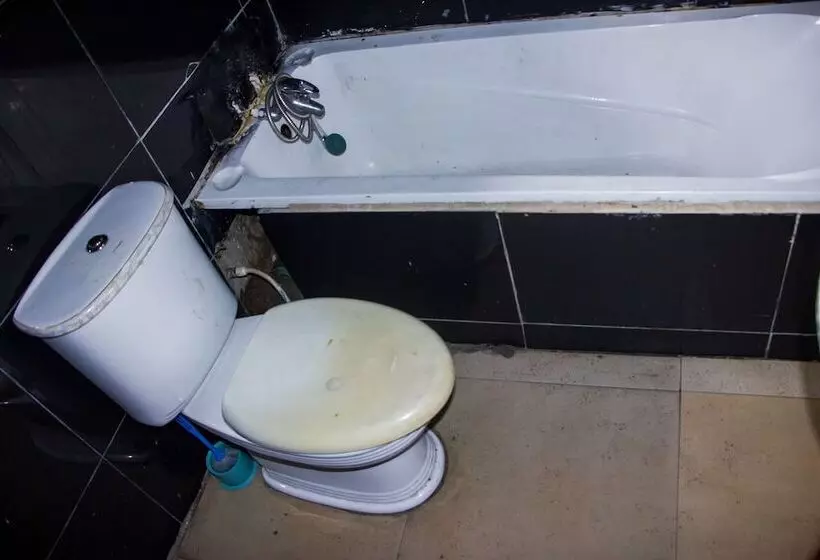 هتل Emglo Suites