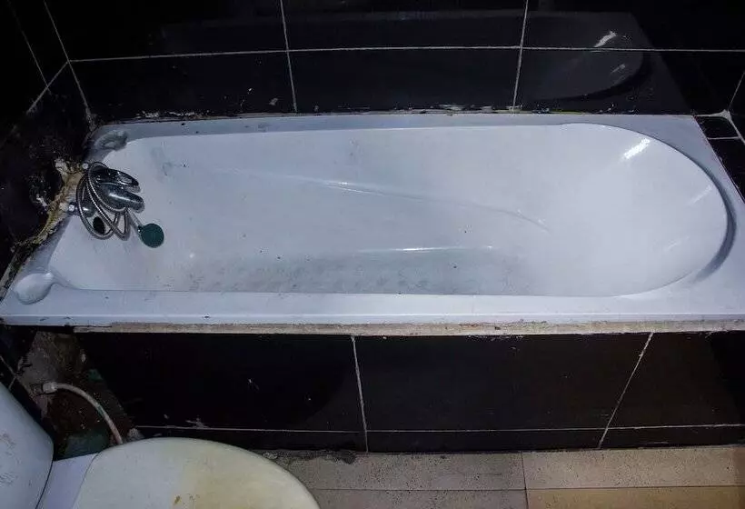 هتل Emglo Suites