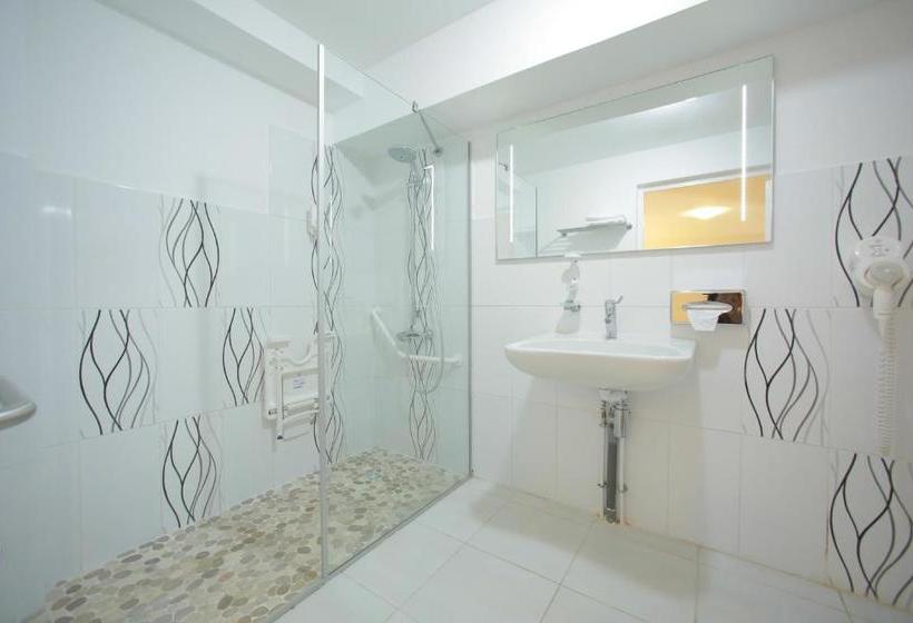 هتل Hôtel Amazonia Du Fleuve