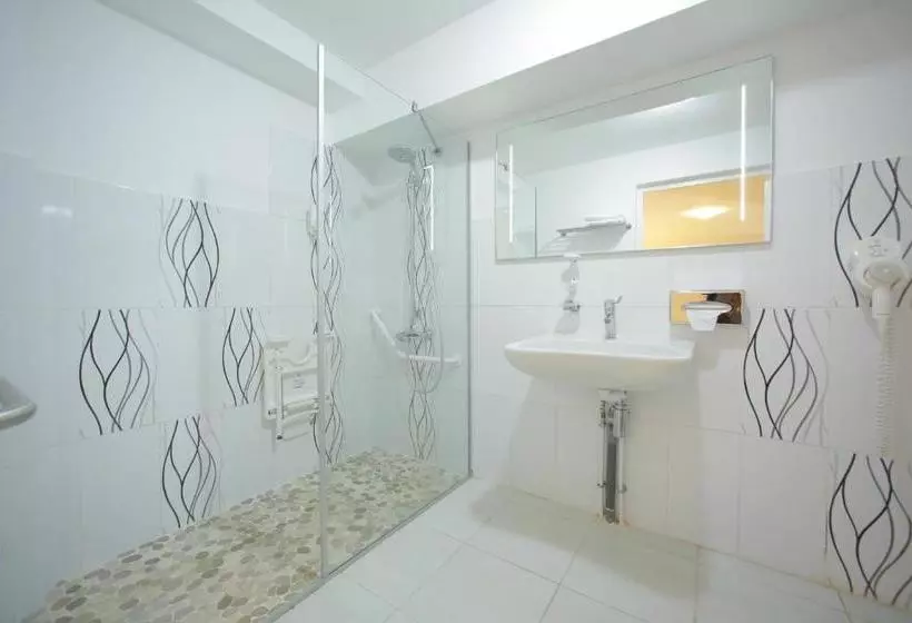 هتل Hôtel Amazonia Du Fleuve