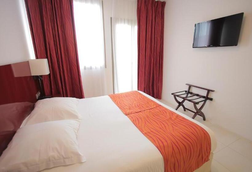 هتل Hôtel Amazonia Du Fleuve