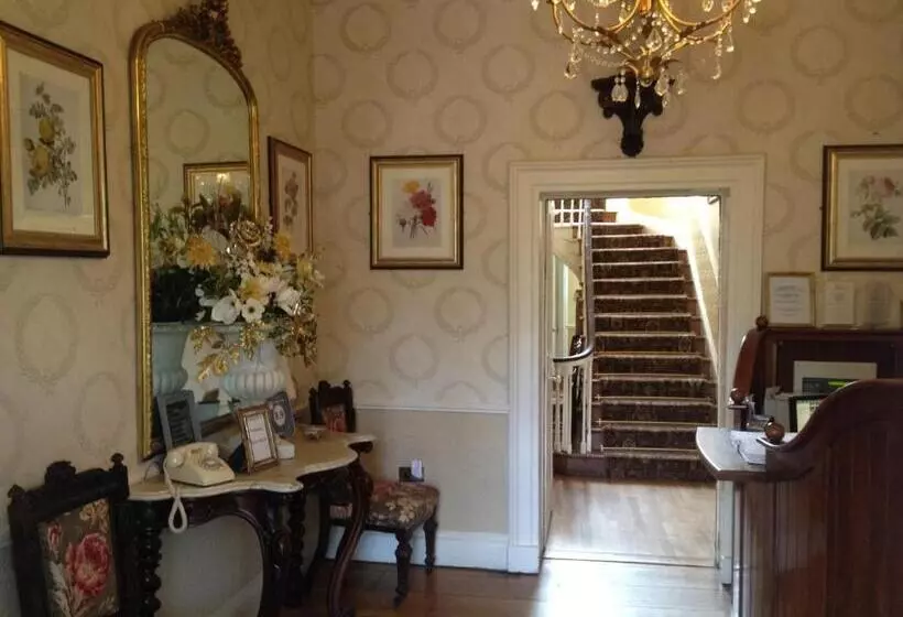 Hotel Raheen House