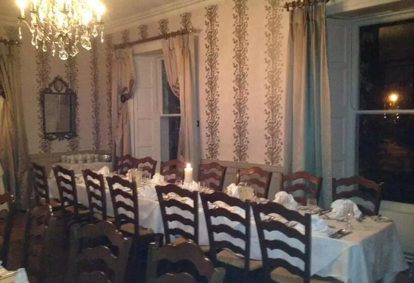 Hotel Raheen House