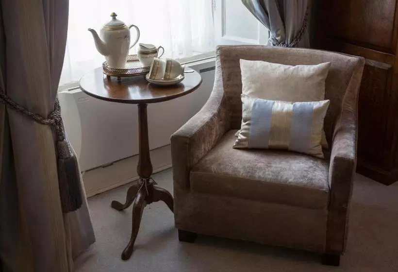 Hotel Raheen House