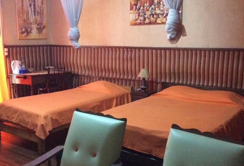 هتل Tana Jacaranda