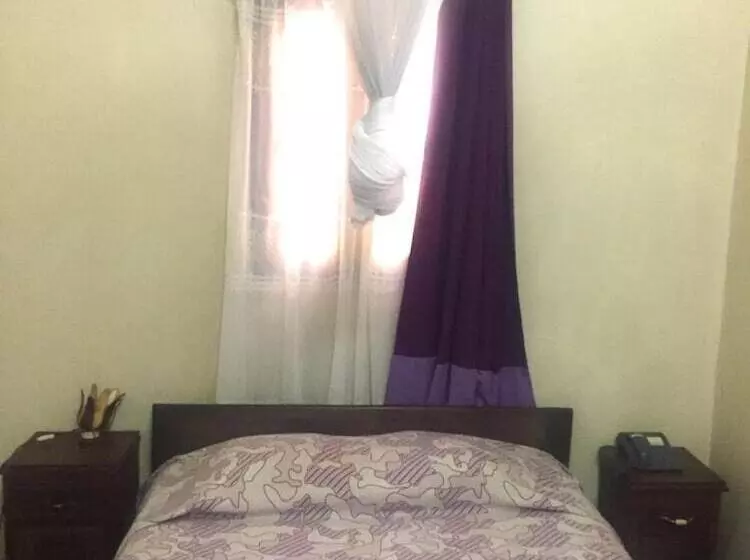 هتل Tana Jacaranda