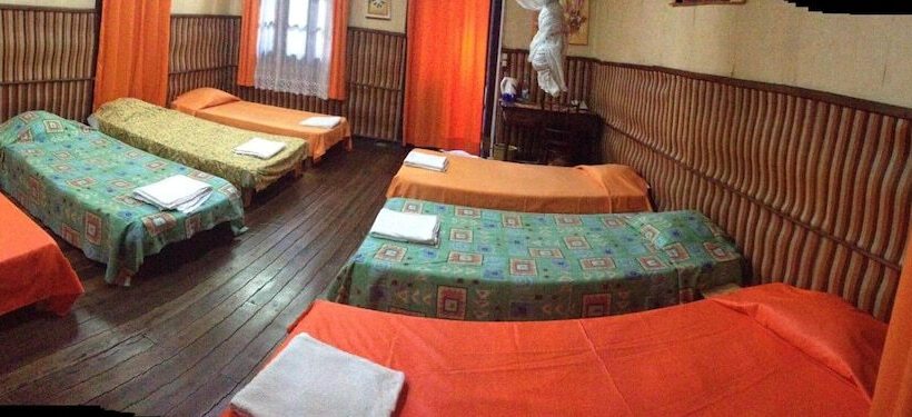 هتل Tana Jacaranda