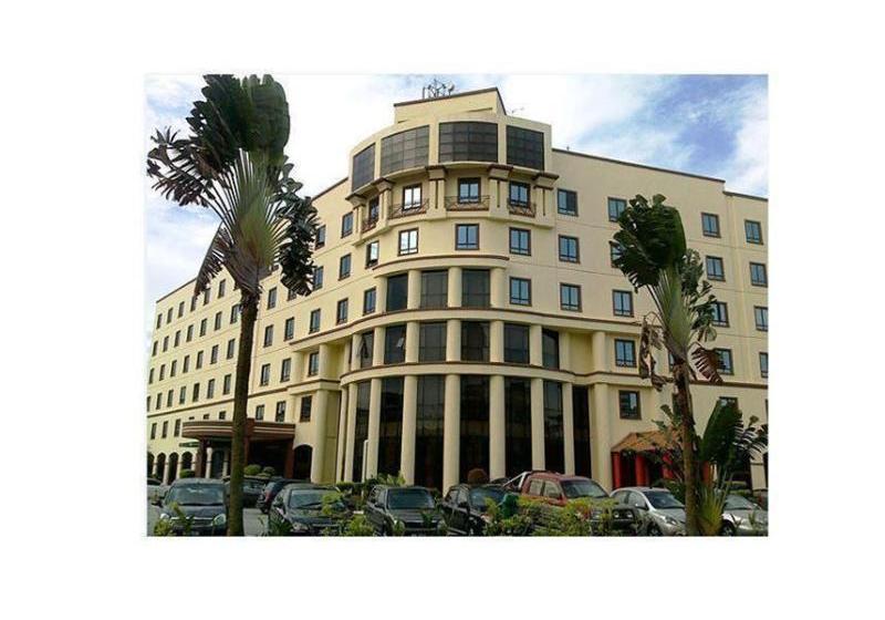 Отель The Aston