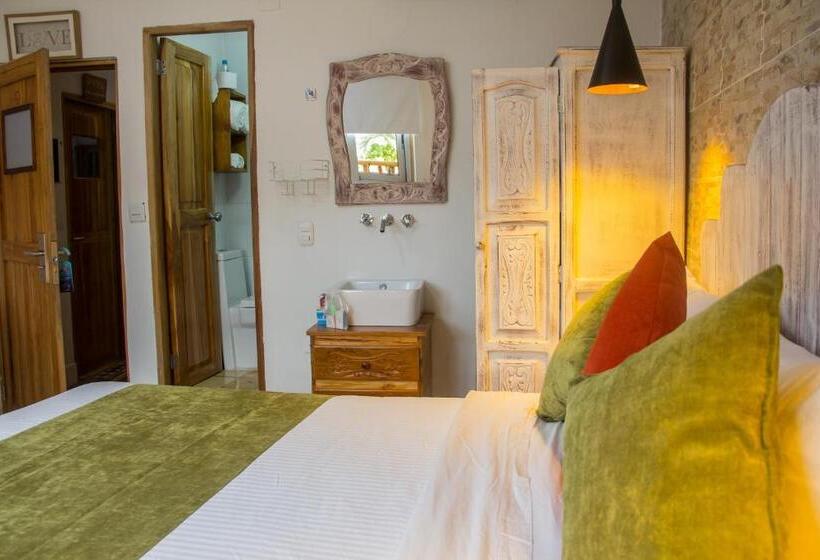 هتل Voilá Signature Casa Isabel