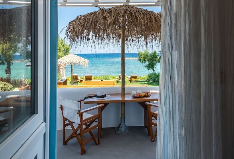 Niki Savvas Studio & Suites