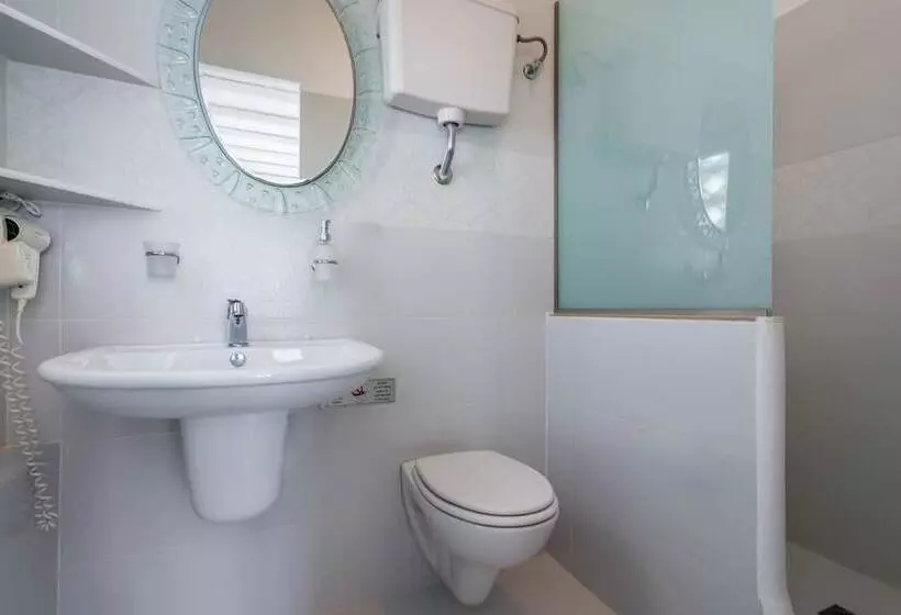 Niki Savvas Studio & Suites