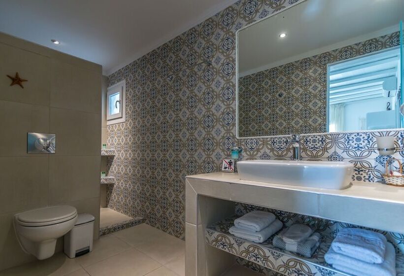 Niki Savvas Studio & Suites