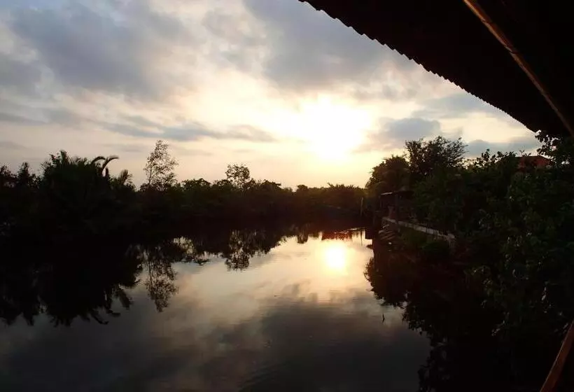 تختخواب و صبحانه Kampot Cabana