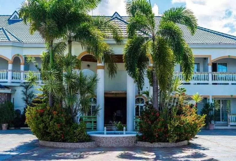 هتل Holiday Haven Resort & Banquet Hall