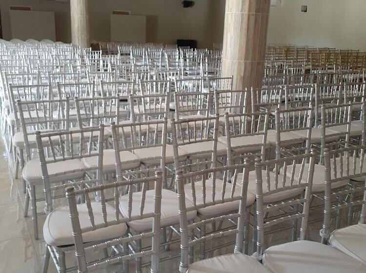 هتل Holiday Haven Resort & Banquet Hall