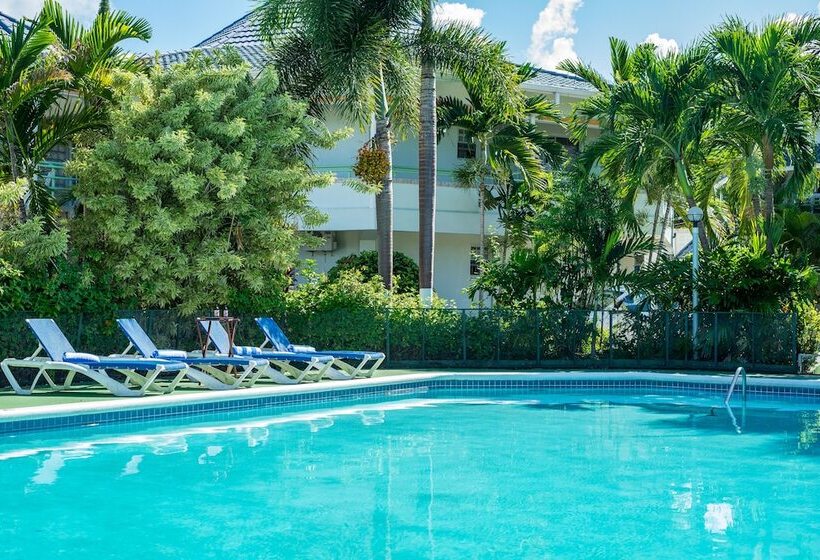 هتل Holiday Haven Resort & Banquet Hall