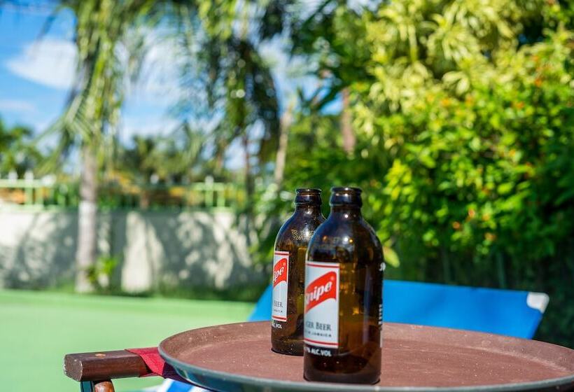 هتل Holiday Haven Resort & Banquet Hall