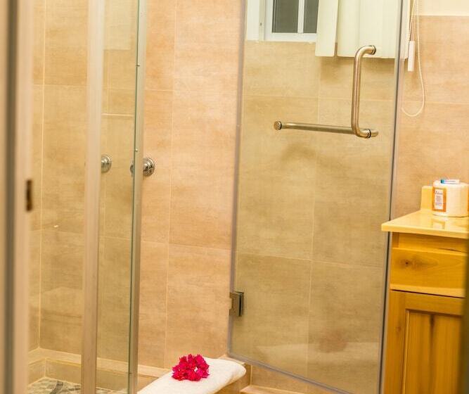 هتل Holiday Haven Resort & Banquet Hall