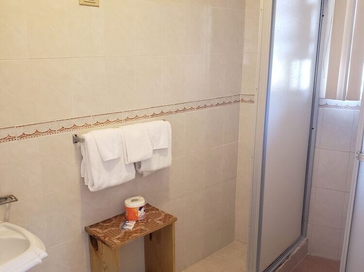 هتل Holiday Haven Resort & Banquet Hall