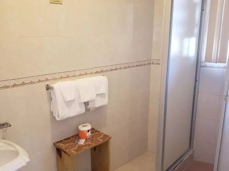 هتل Holiday Haven Resort & Banquet Hall