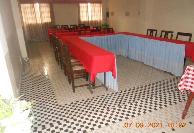 Riversand Hotel With Lake Views,accra Street,kisumu,kenya