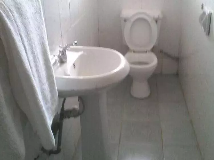 Riversand Hotel With Lake Views,accra Street,kisumu,kenya