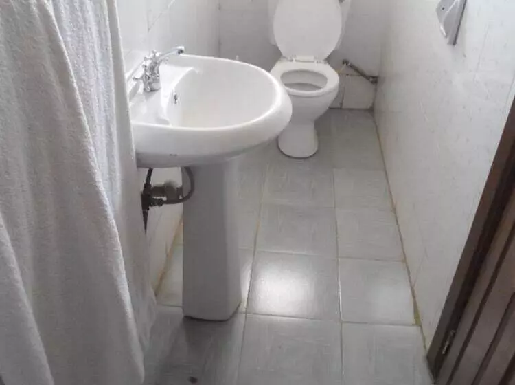 Riversand Hotel With Lake Views,accra Street,kisumu,kenya