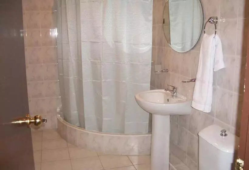استراحتگاه University Hotel Tsakhkadzor