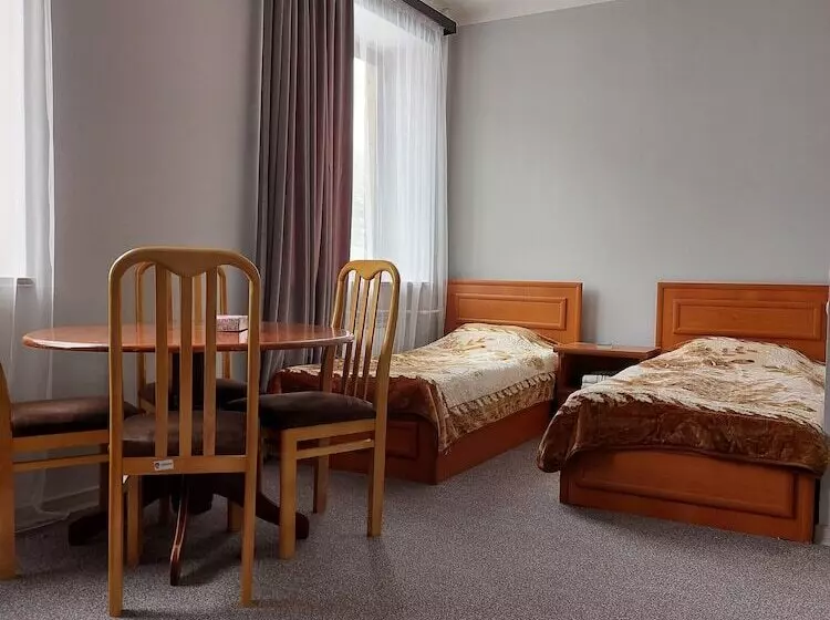 استراحتگاه University Hotel Tsakhkadzor
