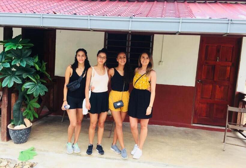 Dtahan Motel Taman Negara