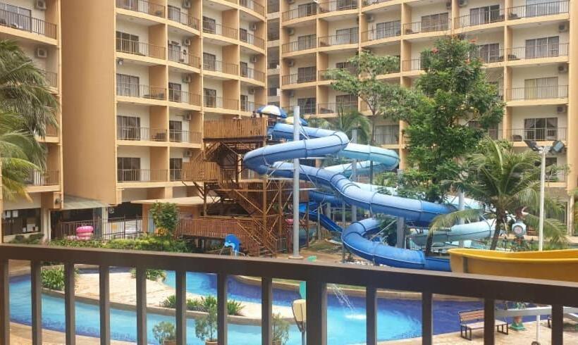 בית מלון כפרי Gold Coast Rose Studio