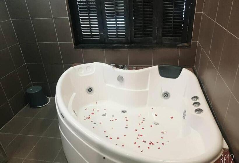 בית מלון כפרי Gold Coast Rose Studio