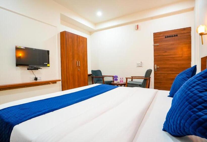 هتل Kishna Empire