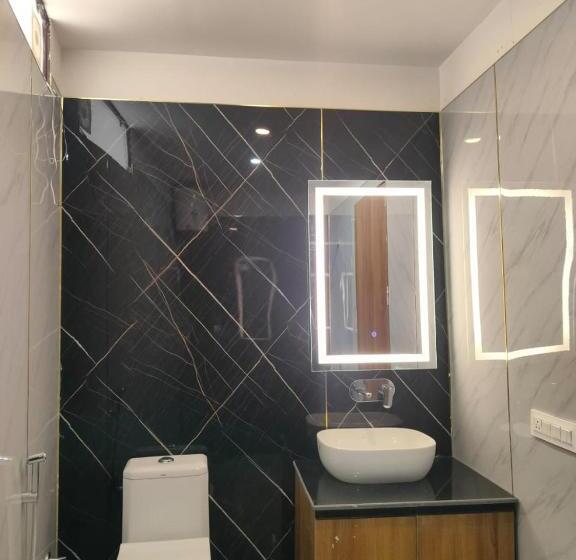 Hotel Rishikesh Residency By Euphoric Near Neer Waterfall