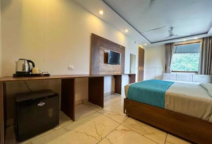 ホテル Rishikesh Residency By Euphoric Near Neer Waterfall
