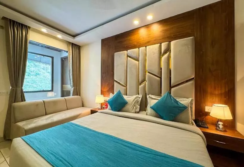 ホテル Rishikesh Residency By Euphoric Near Neer Waterfall