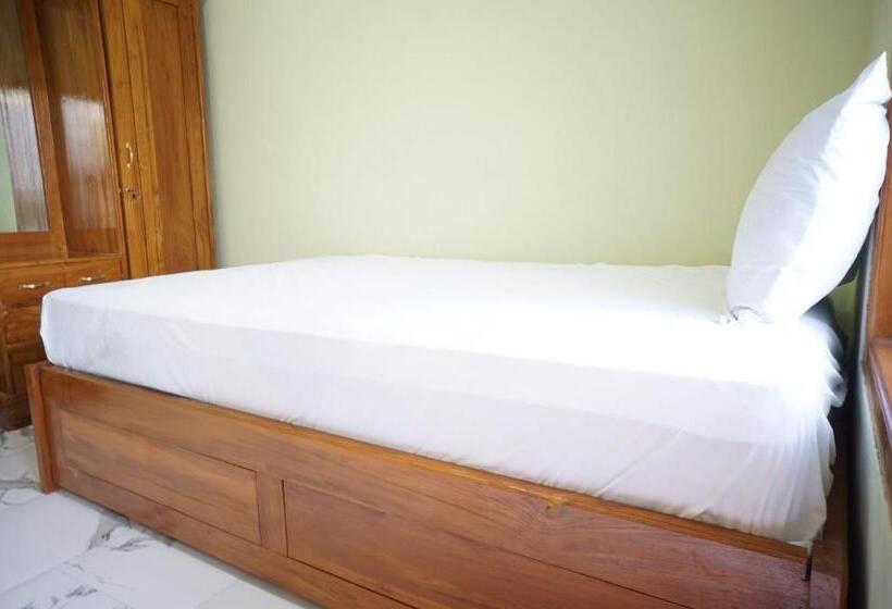 Hotel Spot On 93382 Gajayana Kost Female Only Syariah