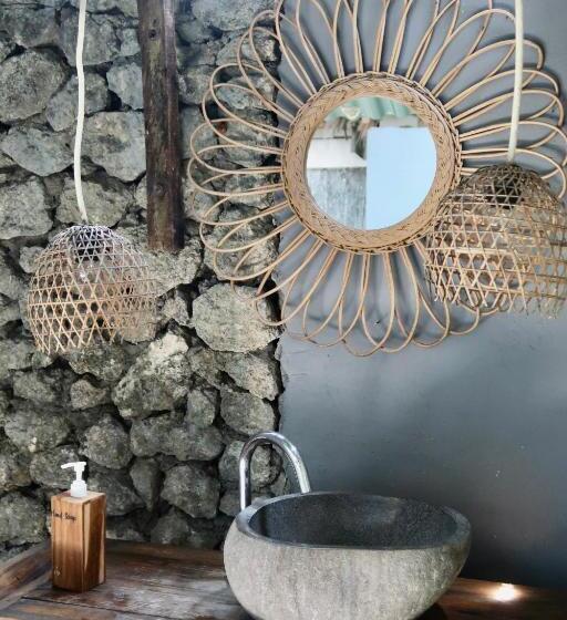 בית מלון כפרי Thrive A Liv Life