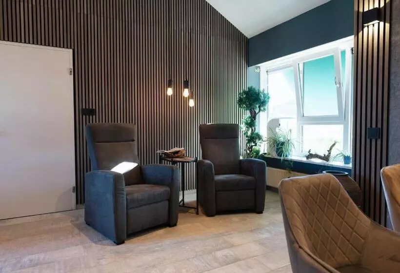 Luxe Kamer Met Jacuzzi Bij B&b Gezond Aan Zee   Toegang Wellnesstuin Meerprijs