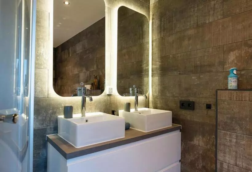 Luxe Kamer Met Jacuzzi Bij B&b Gezond Aan Zee   Toegang Wellnesstuin Meerprijs